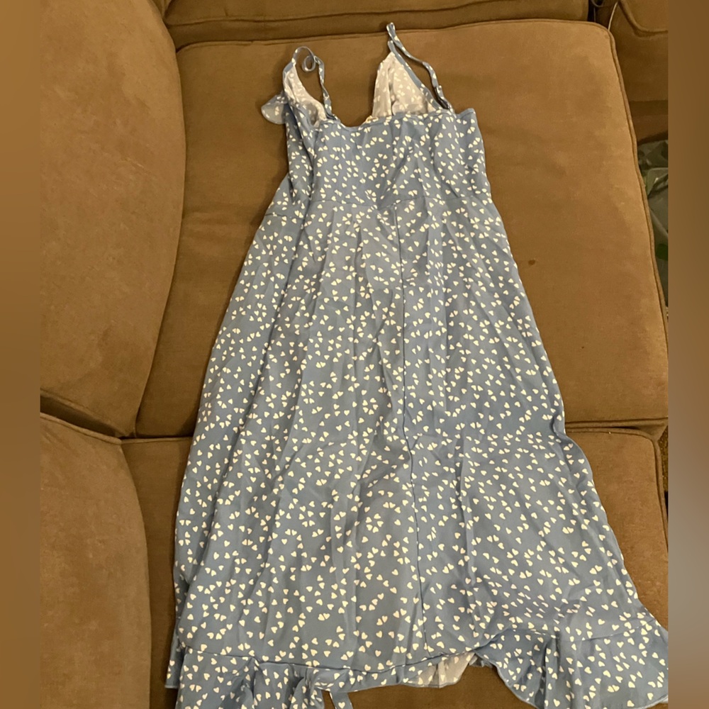 New with tags pat pat dress. This dress is a women’s medium.